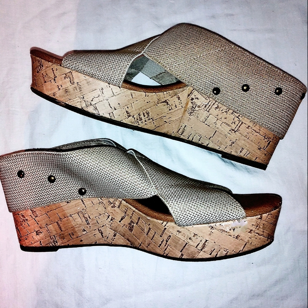 Gold Wedge Sandals Sz 8.5